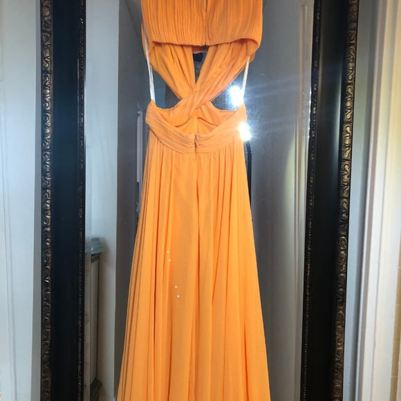Lulus - Orange Cutout Maxi Dress - Picture 4 of 6